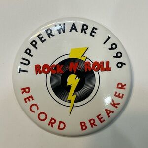 Vtg Tupperware 1996 record breaking pin